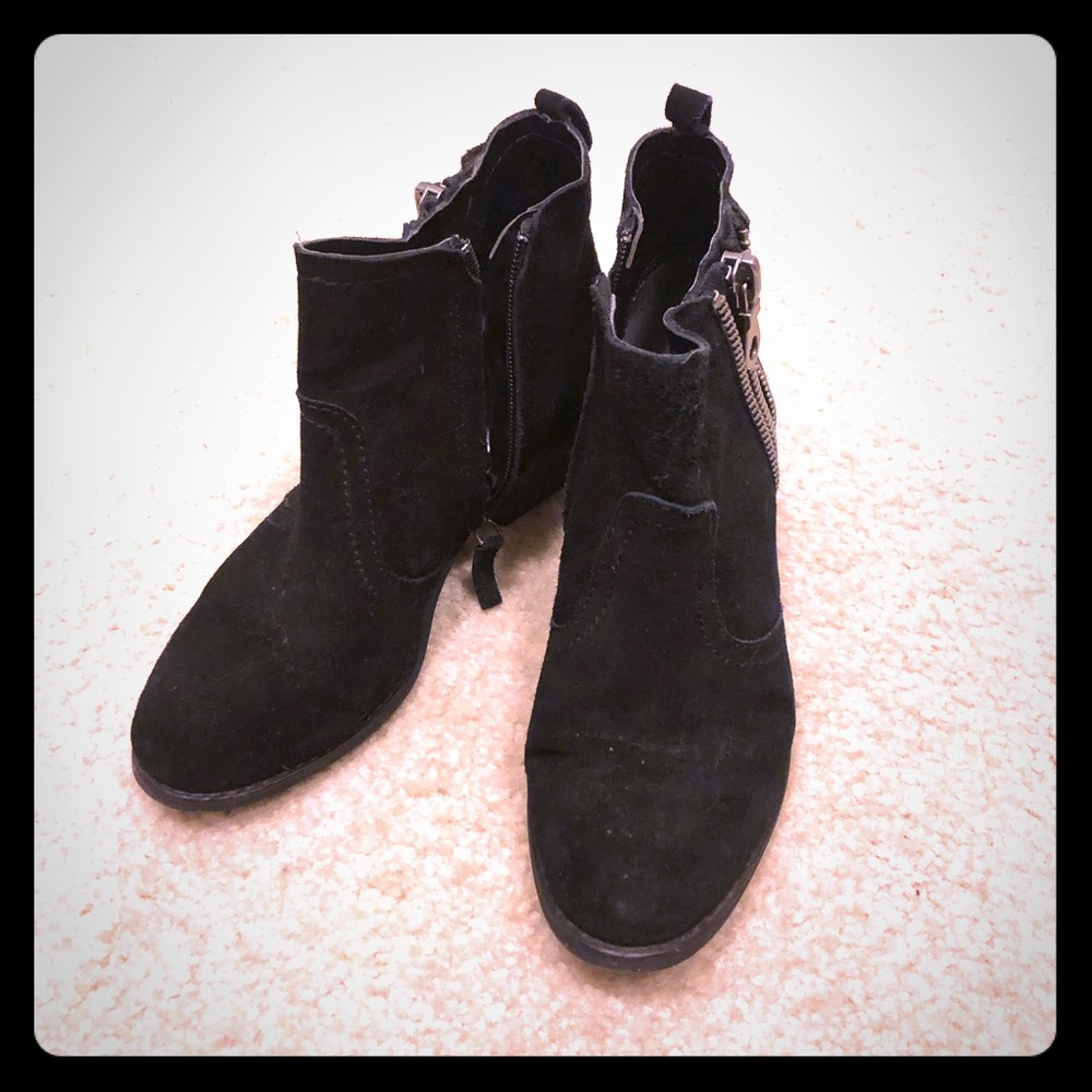 Guess bootie for sale